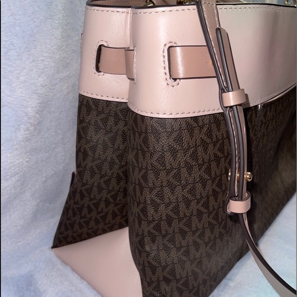 Michael Kors Satchel - Picture 2 of 9